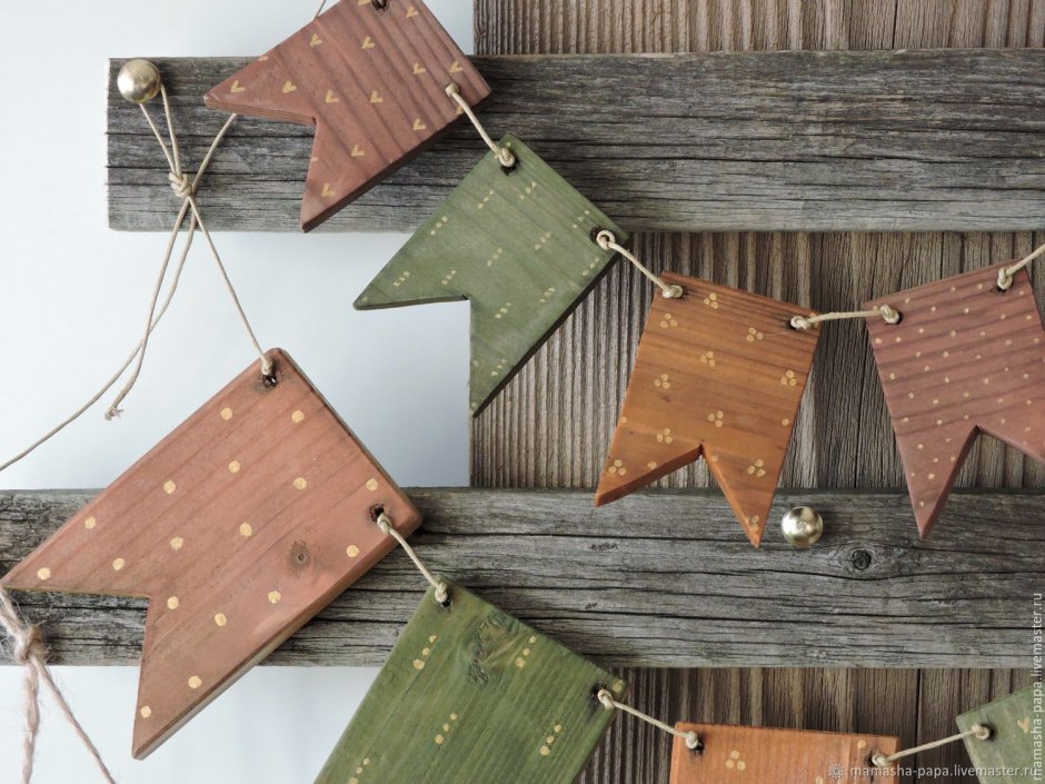 Флажки деревянные новогодние