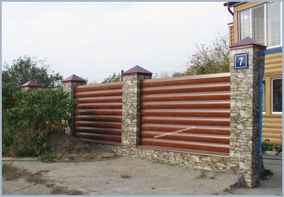 Отделка забора сайдингом