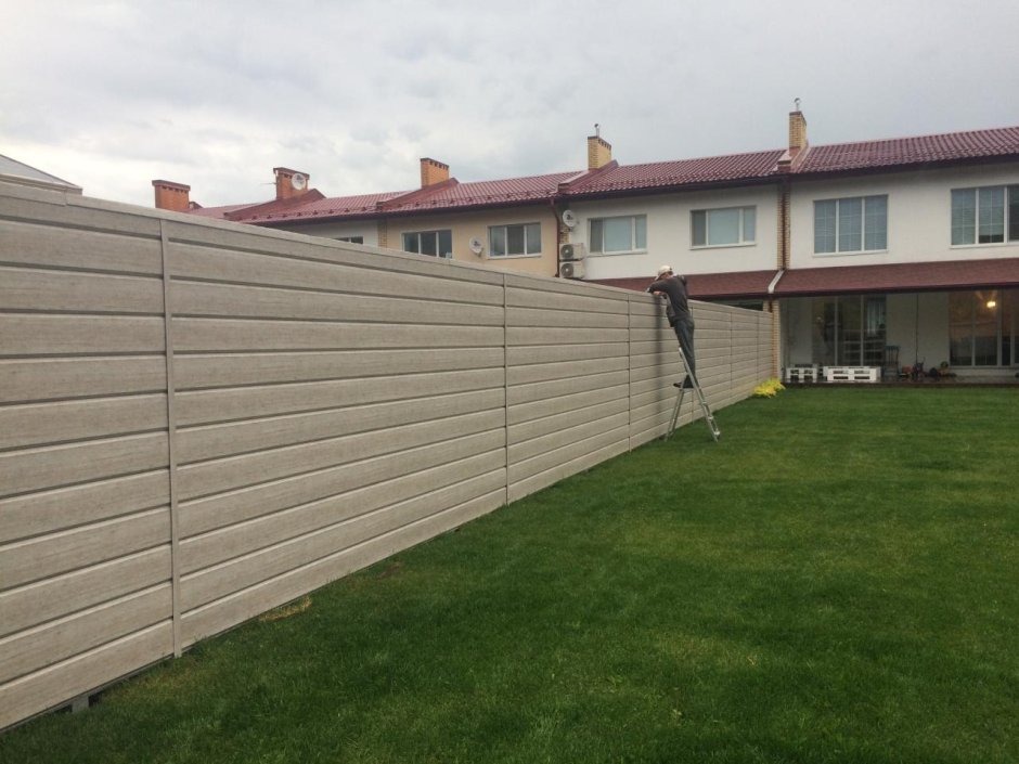 Забор из сайдинга металлического Вертикаль 7024