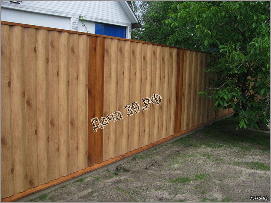 Забор из блокхауса вертикально