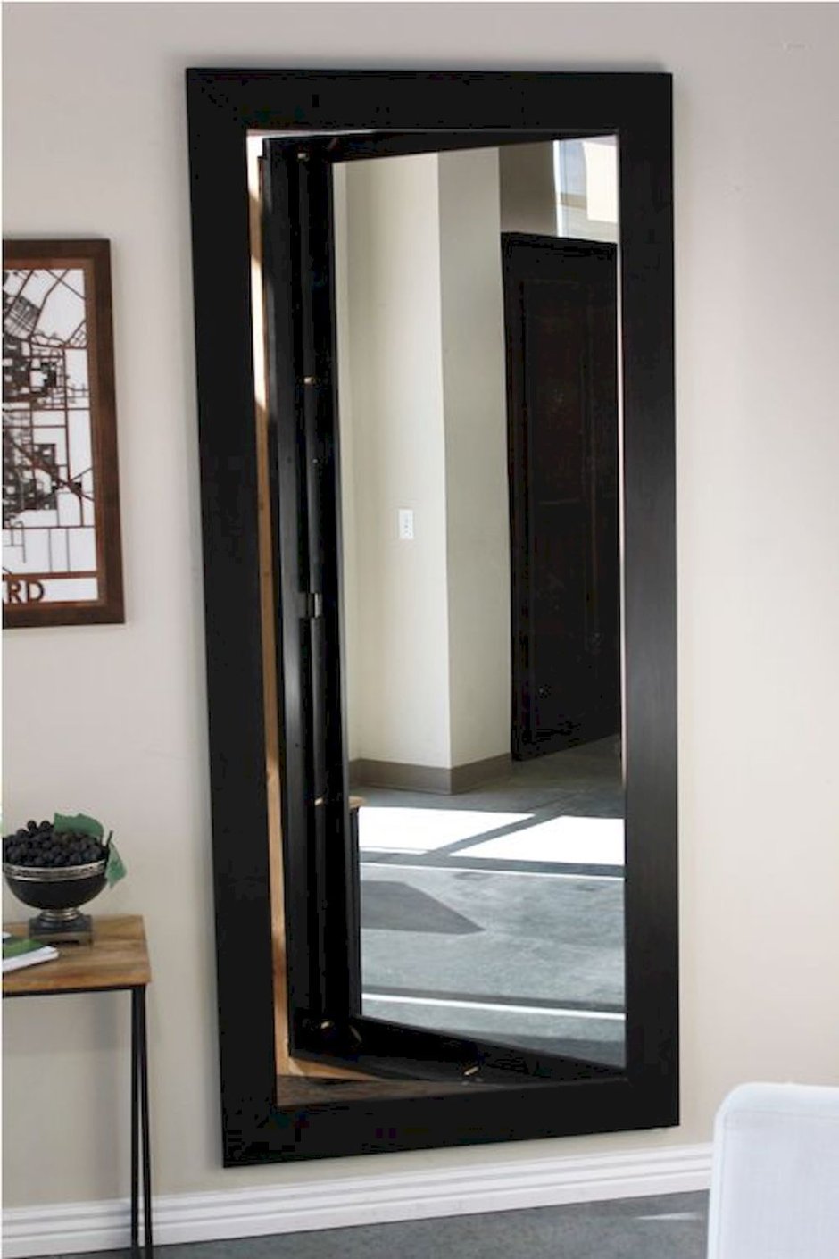 Дверь Инвизибл с зеркалом