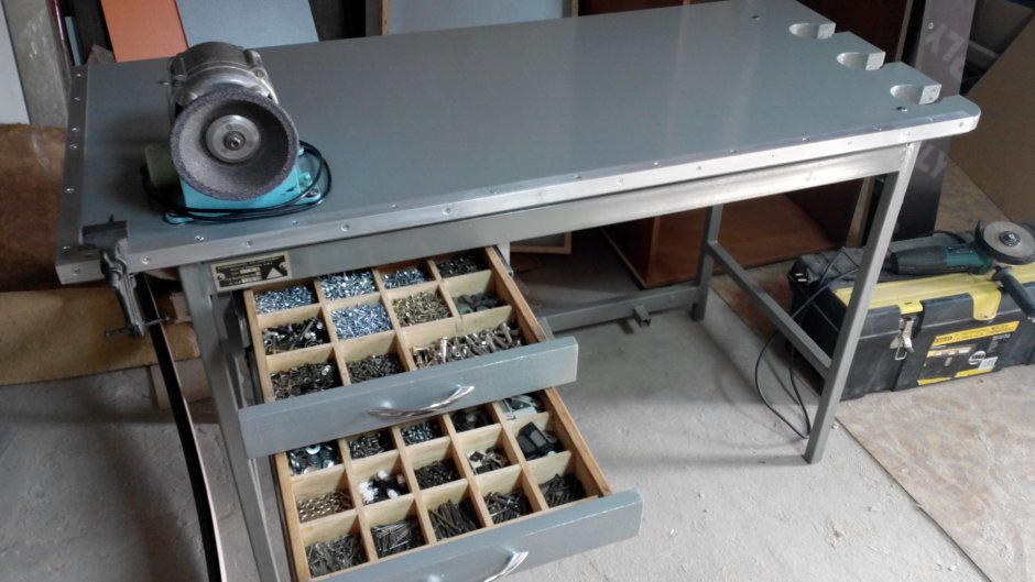 Подвесная столешница для компьютерного стола