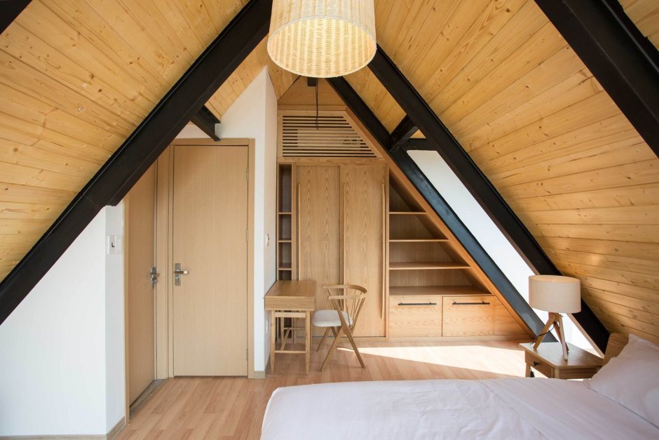 Дом с мансардной крышей