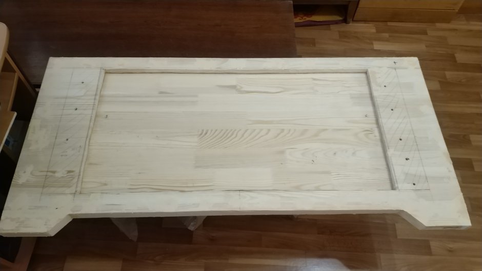 Умный стол из дерева