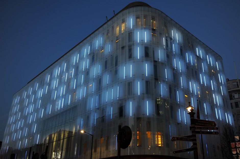 Подсветка фасада светодиодной лентой