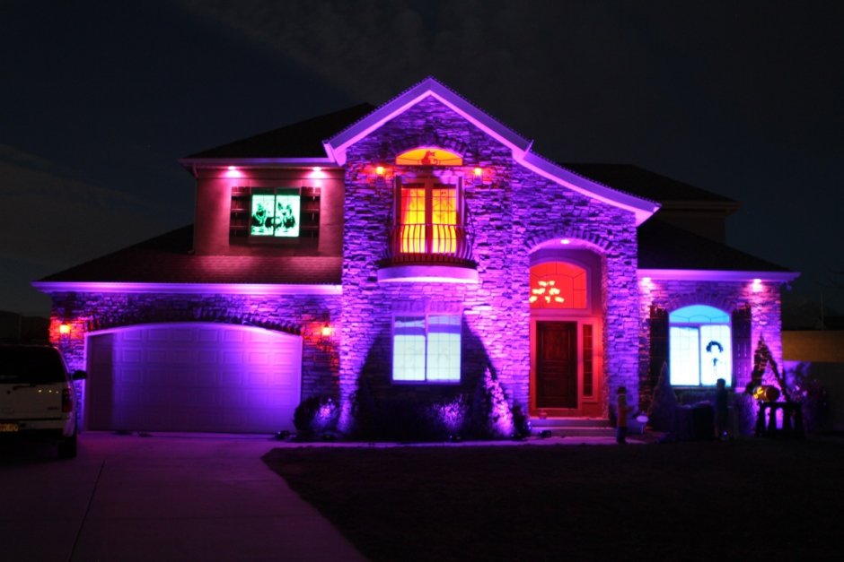 Декоративное освещение фасада