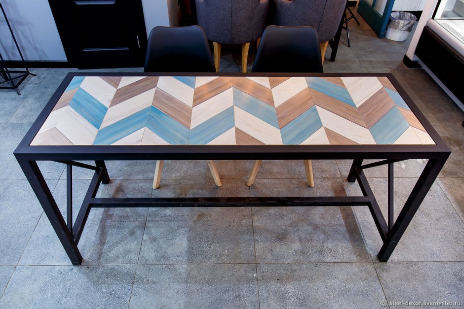 Стол в стиле лофт из керамогранита