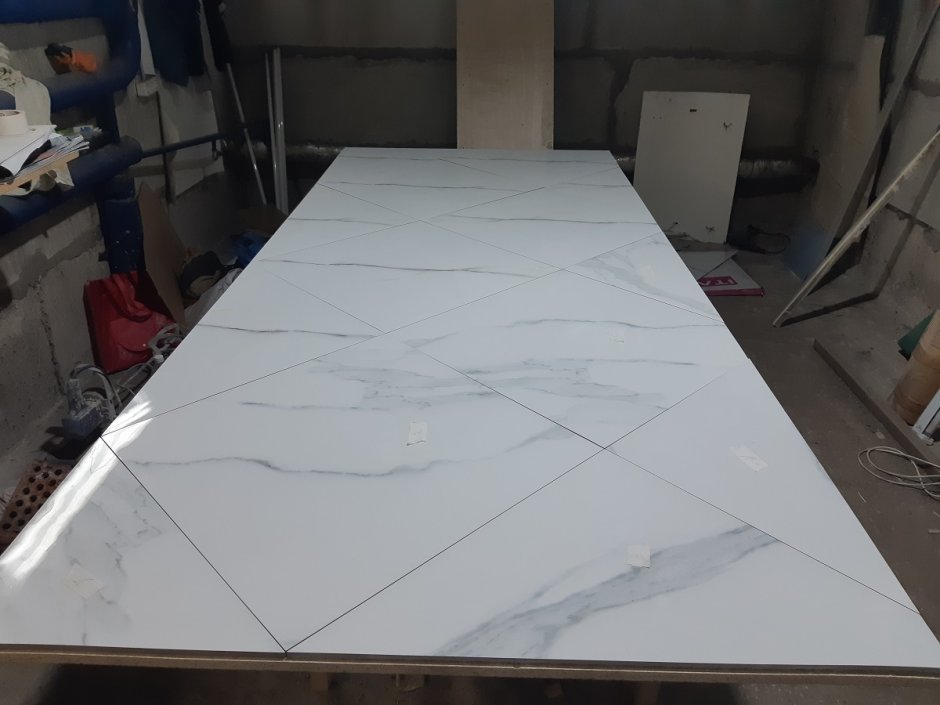 Стол из керамогранитной плиты