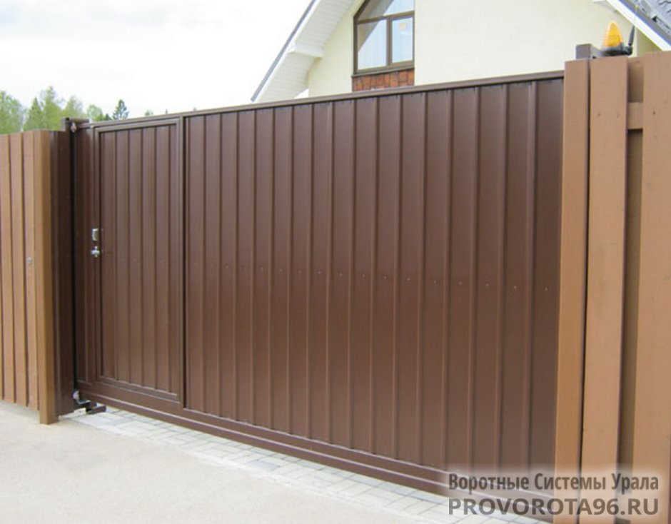 Ворота 4500 откатные профнастил с калиткой