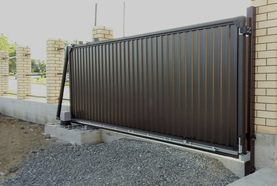 Откатные ворота из профлиста RAL 8017