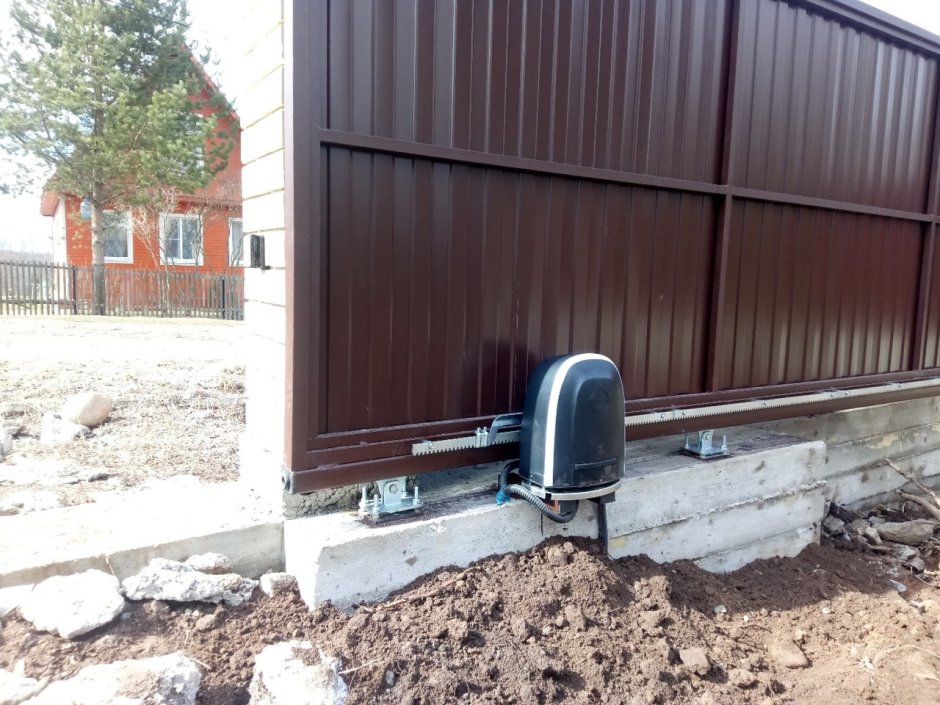 Откатные ворота Roger