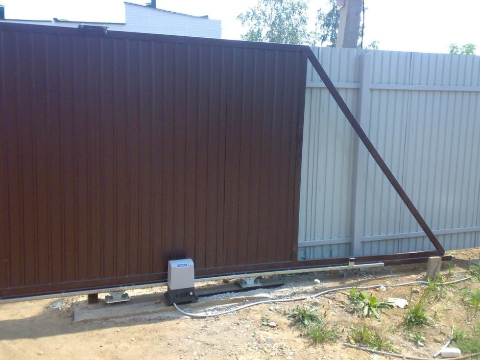 Откатные ворота с навесом