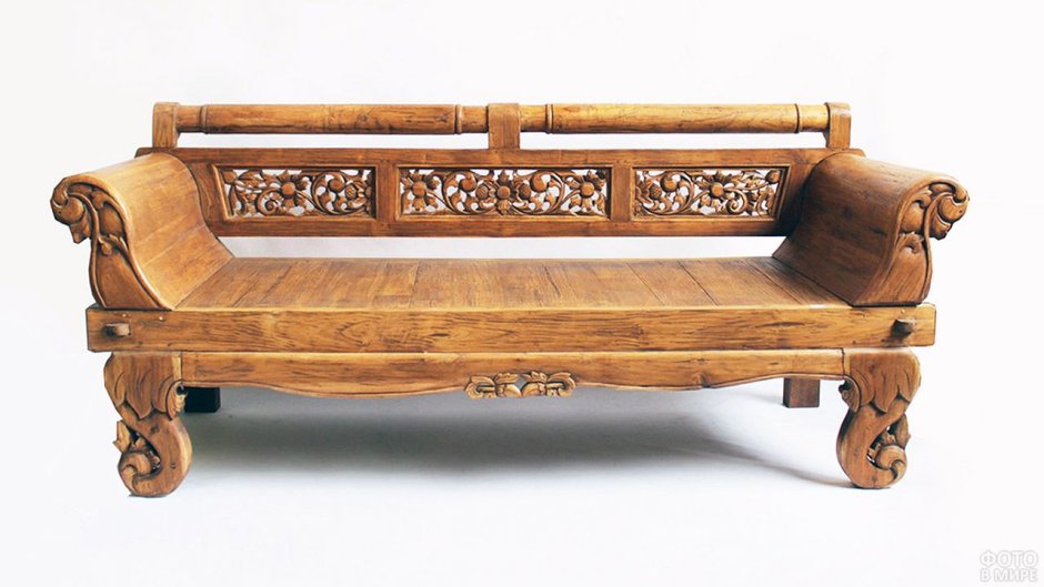 Деревянный диван для террасы