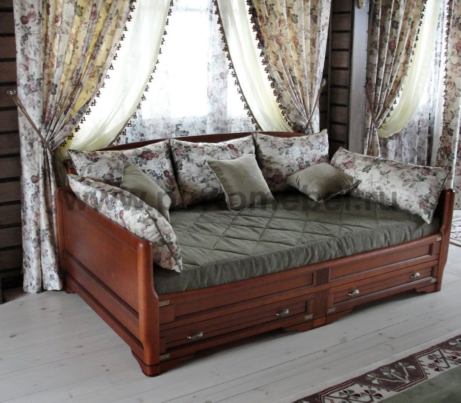 Диван из дерева