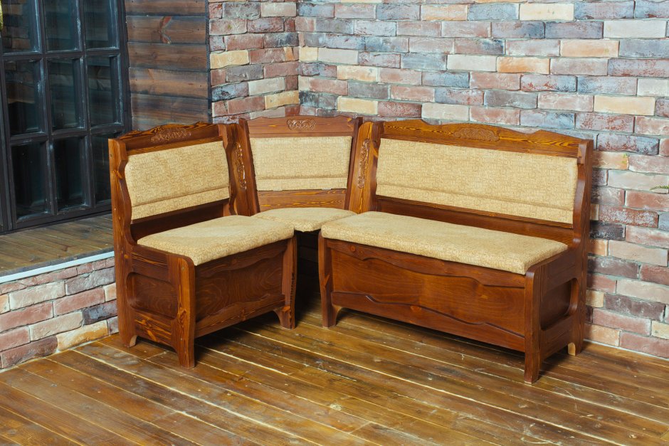 Деревянный диван