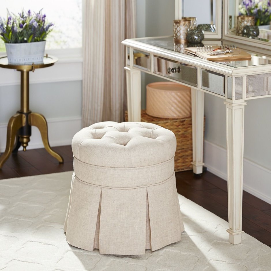 Пуфик для туалетного столика