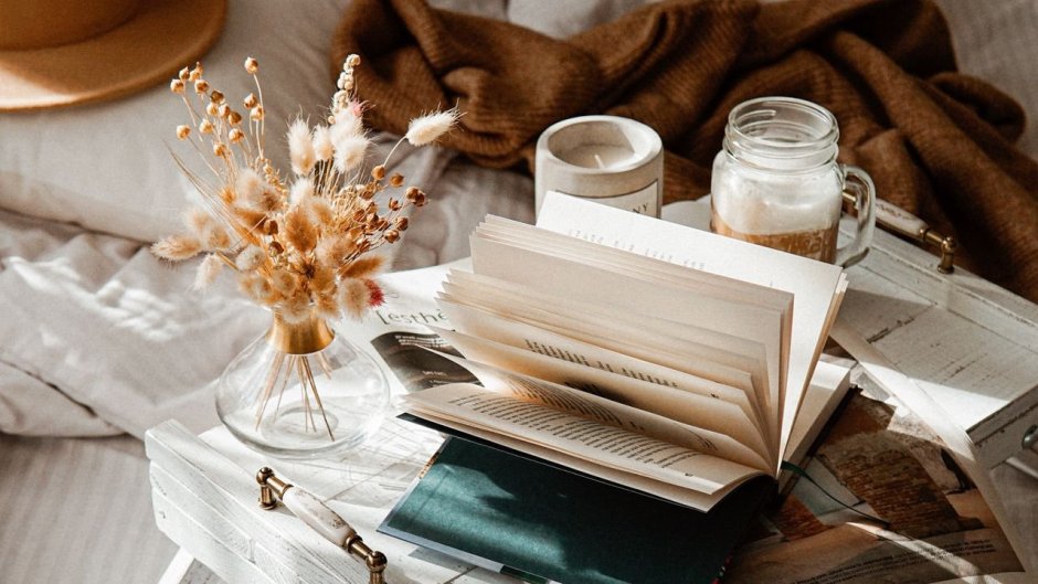 Стол «книга»