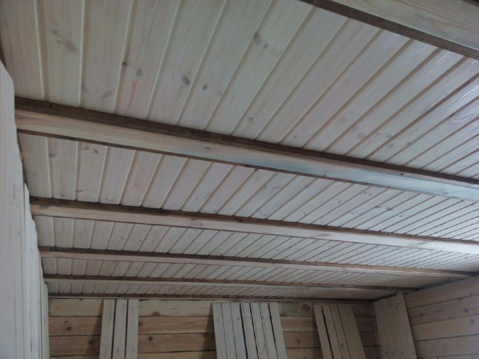 Потолок из вагонки