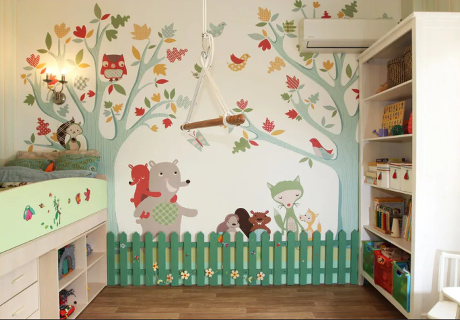 Рисунки на стенах в детском саду