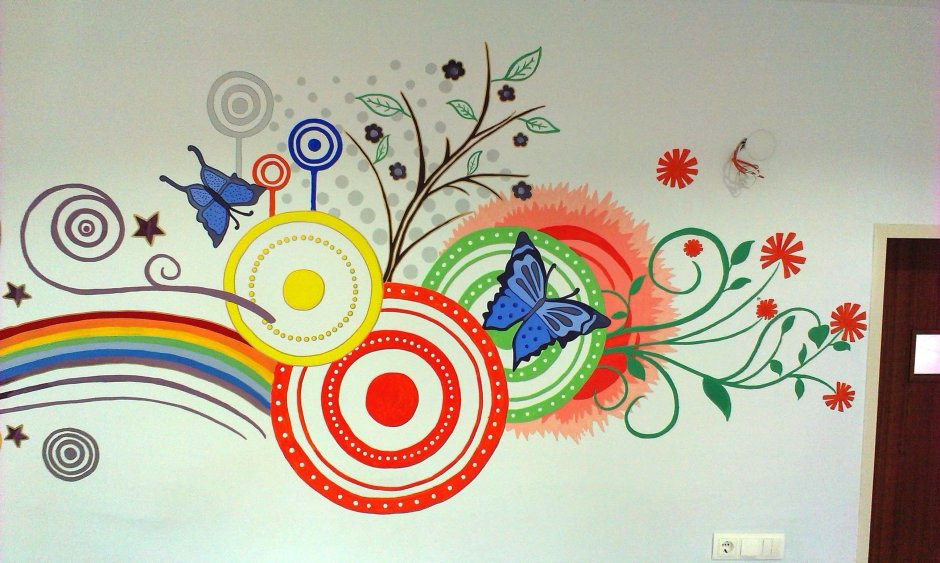 Декор стен в школе