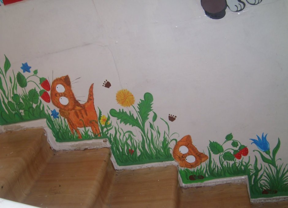 Дерево в детской на стене кружочками