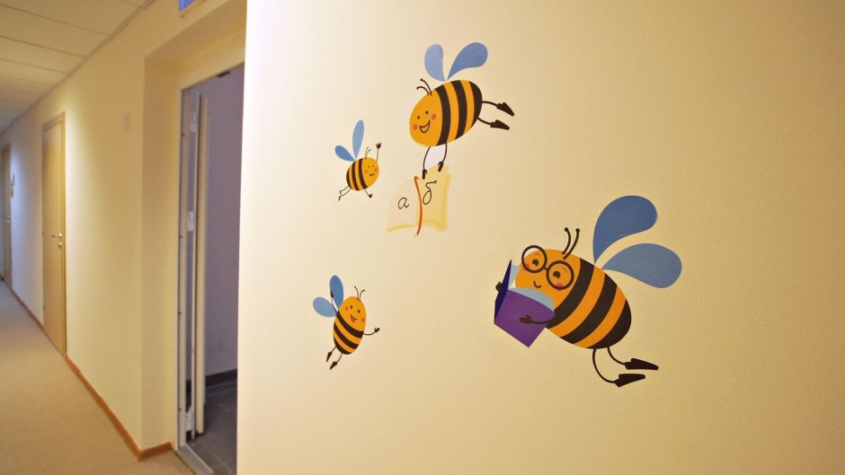 Декорация стен в детском саду