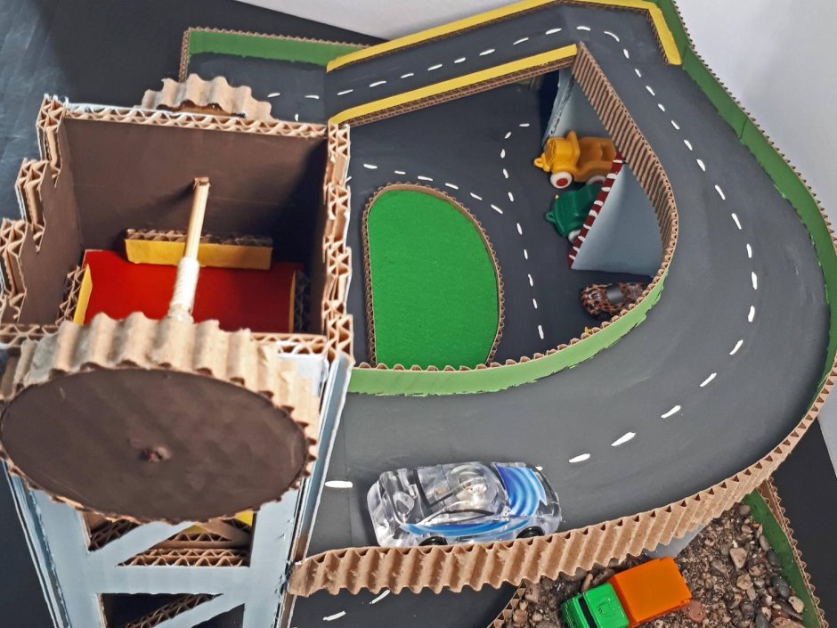 Гараж для машин из картона