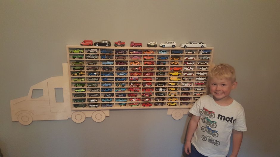Гараж для машинок настенный