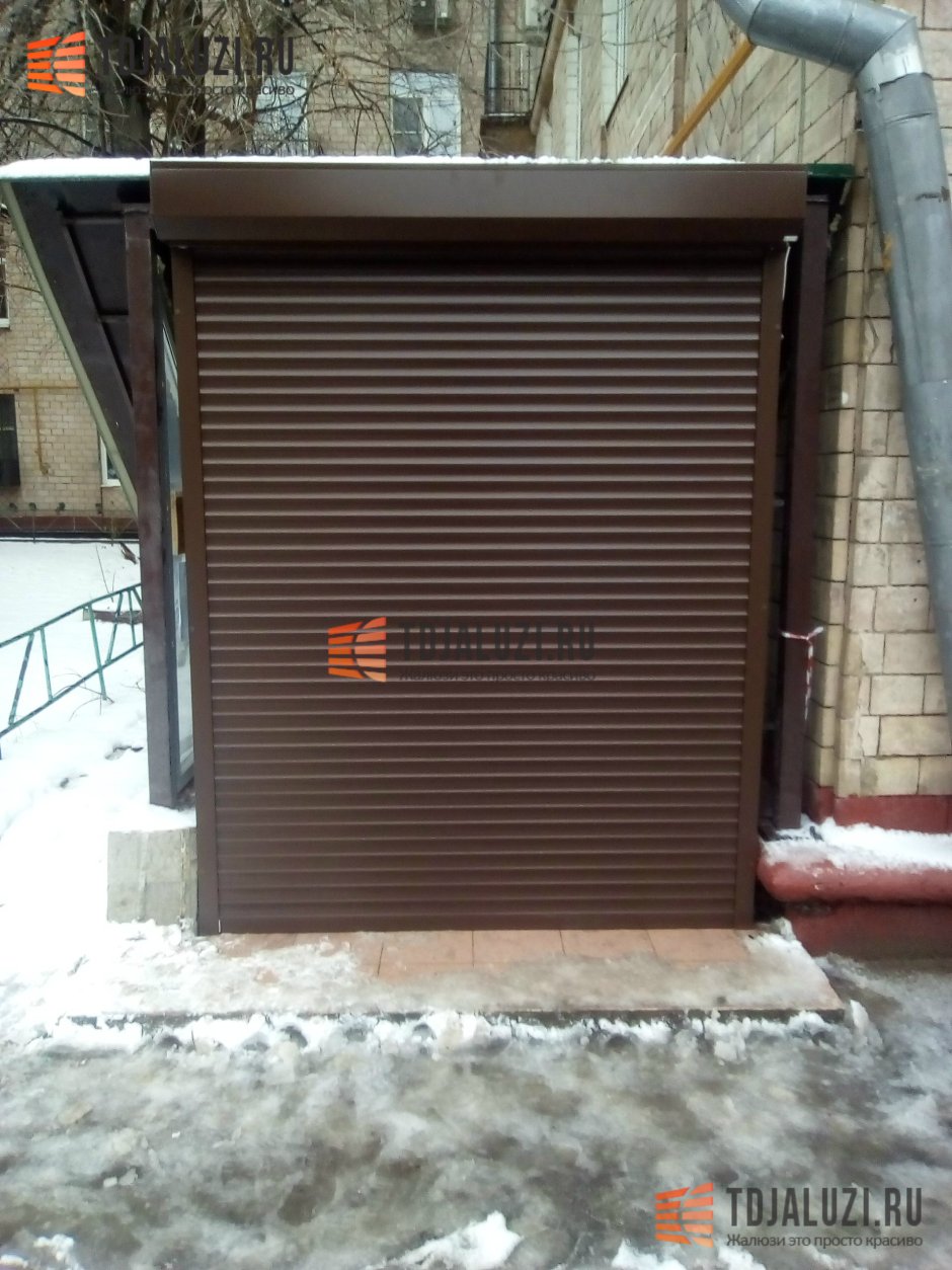 Горизонтальная рольставня на лестничной проем