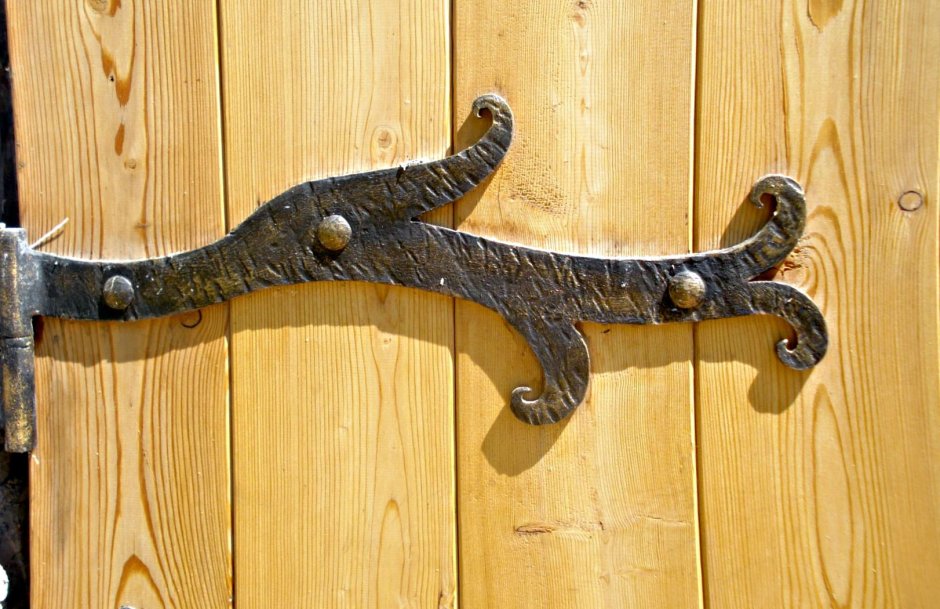 Монтаж банной двери