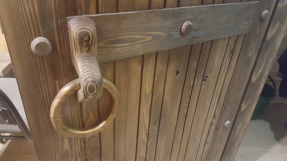 Амбарные петли для дверей