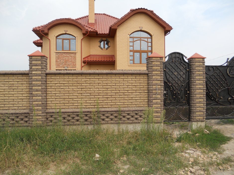 Заборы из кирпича Фотогалерея