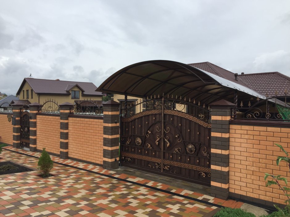 Забор из кирпича