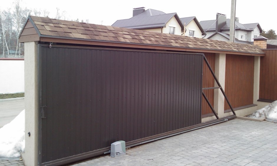 Гараж с раздвижными воротами
