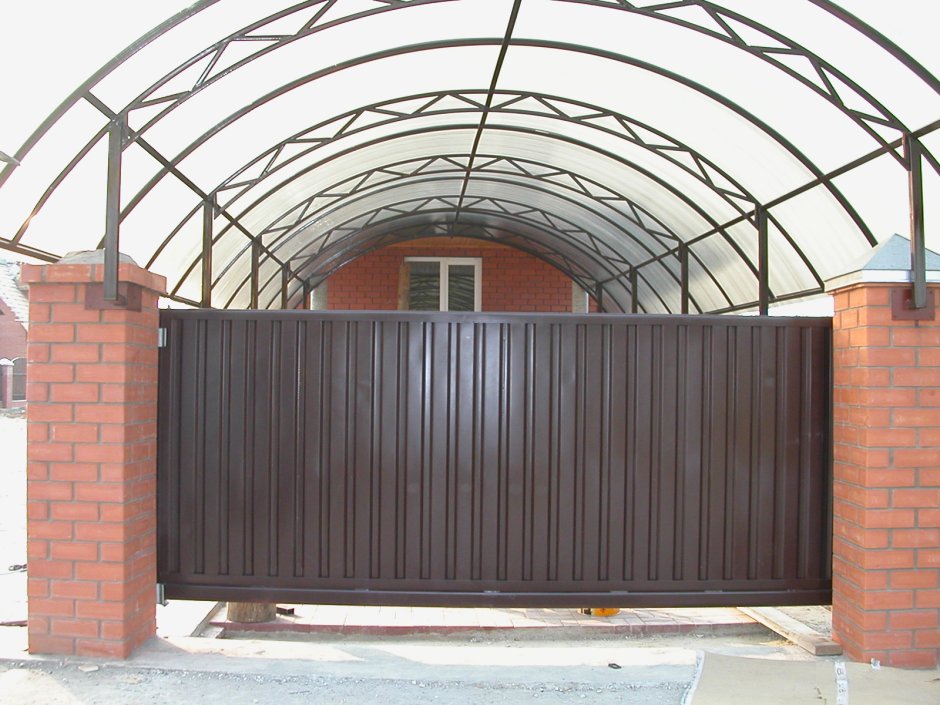 Навес с откатными воротами