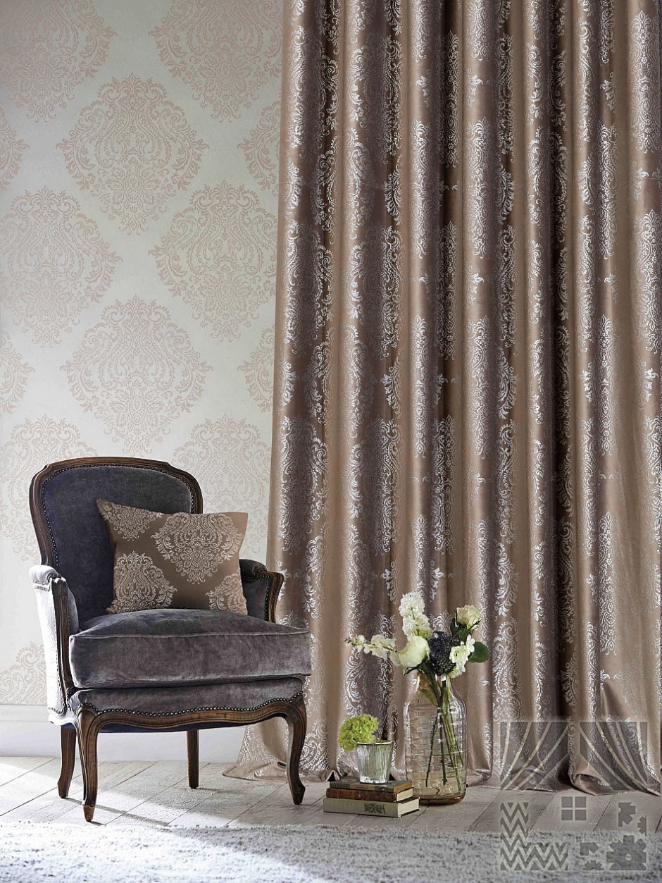 Занавески к обоям с вензелем