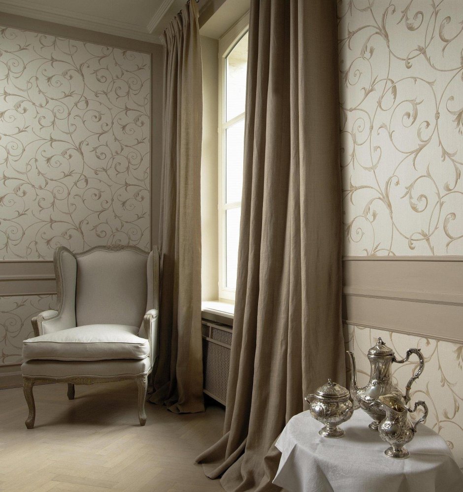 Шторы в гостиную в классическом стиле в светлых