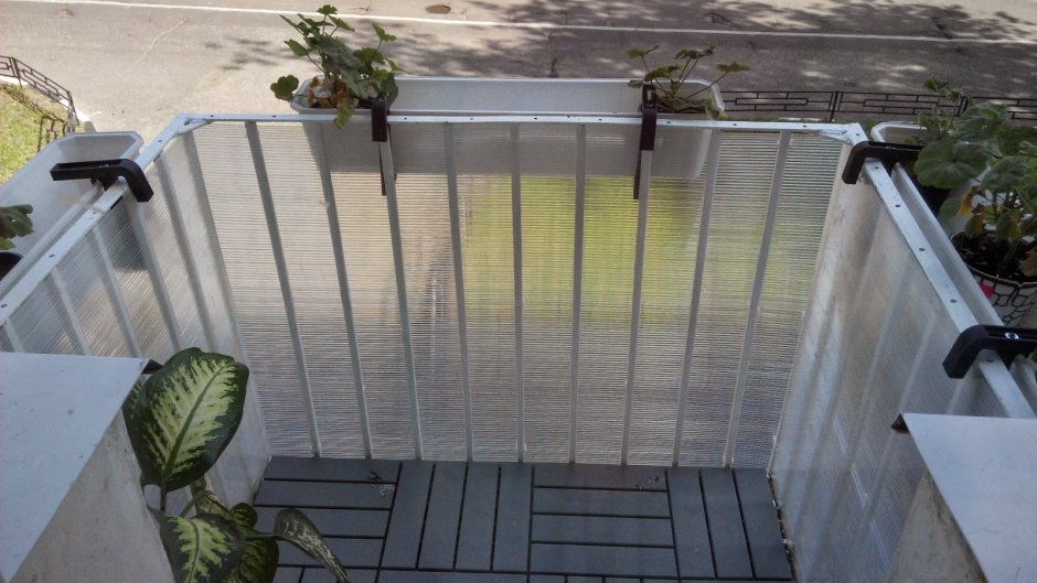 Сотовый поликарбонат балкон