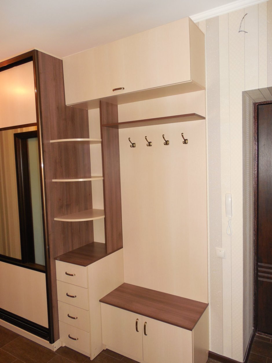 Шкаф в коридор