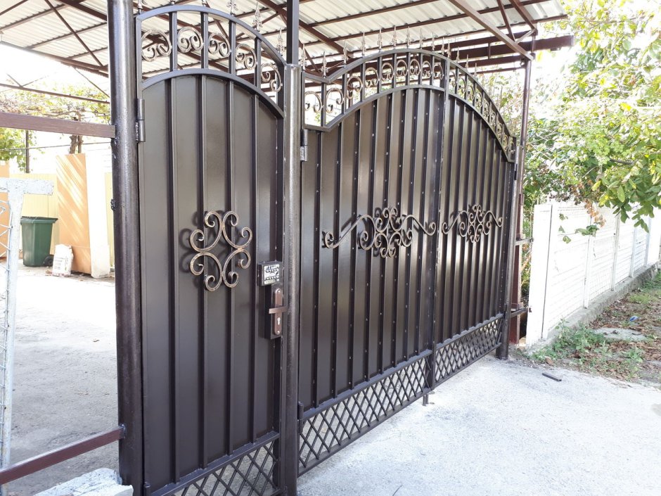 Ворота решетчатые кованые