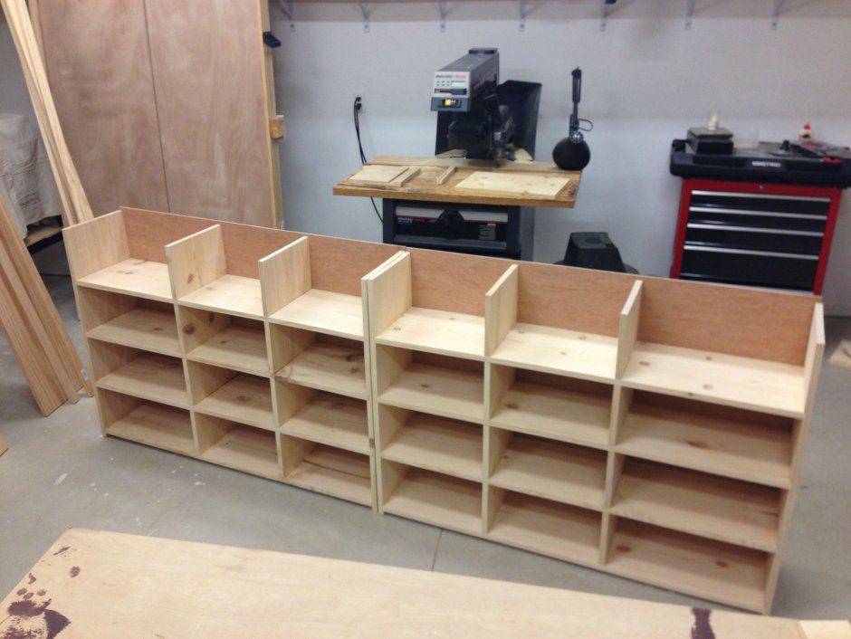 Книжный шкаф из деревянных ящиков