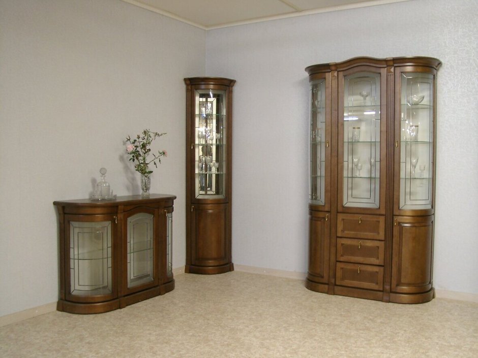 Сервант для посуды в гостиную