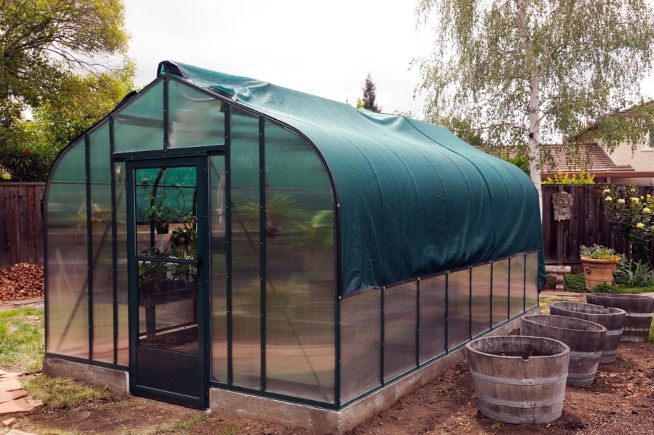 Притенить теплицу из поликарбоната