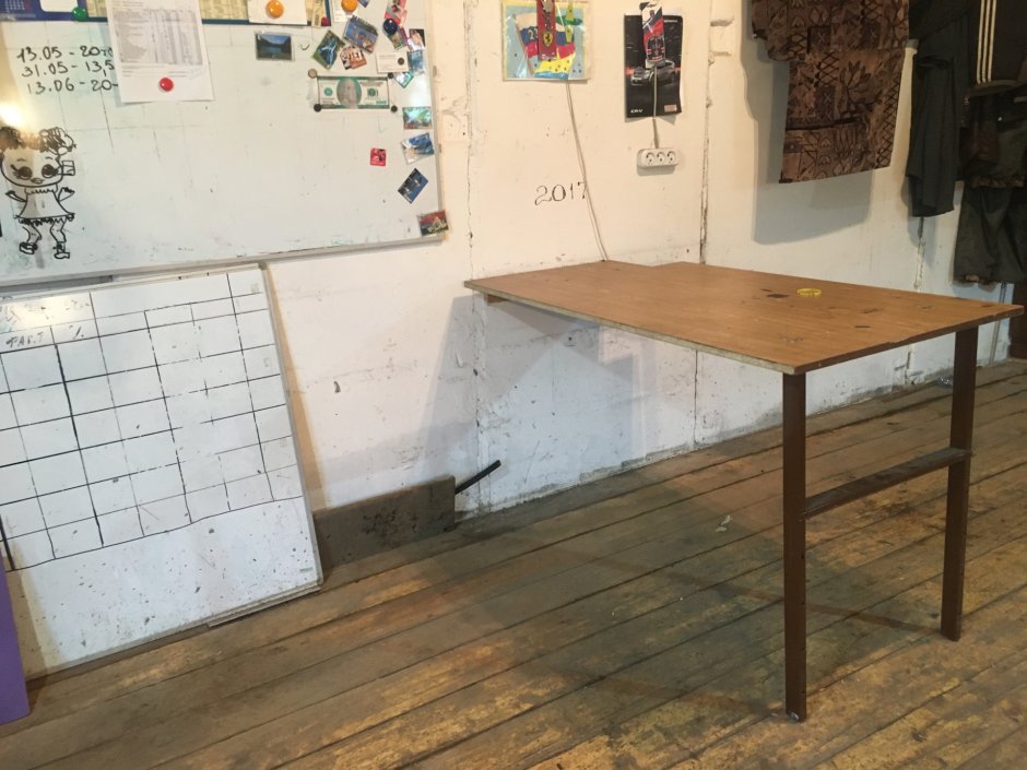 Откидной стол в гараж из ОСБ