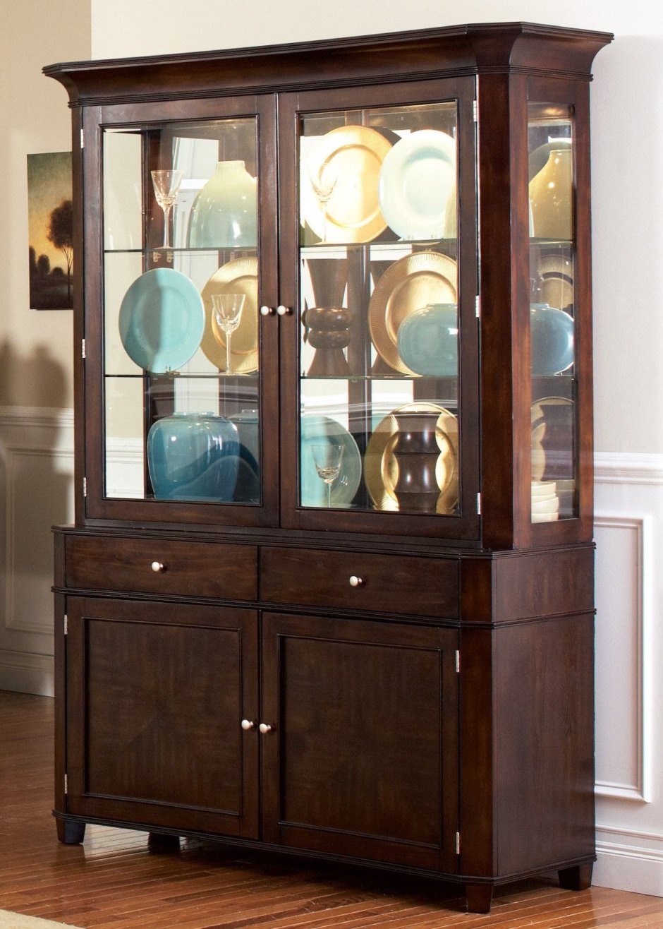 Рыбки в серванте