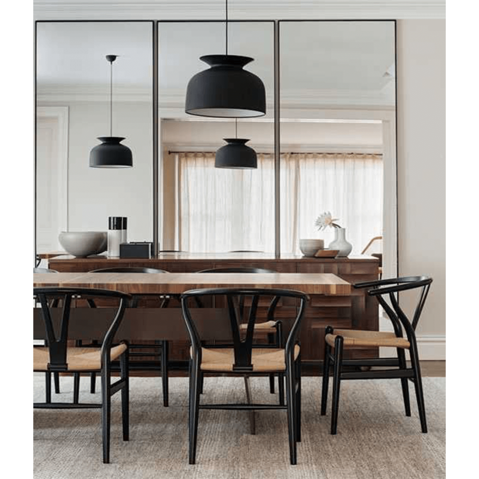 Зеркала в интерьере кухни для расширения пространства