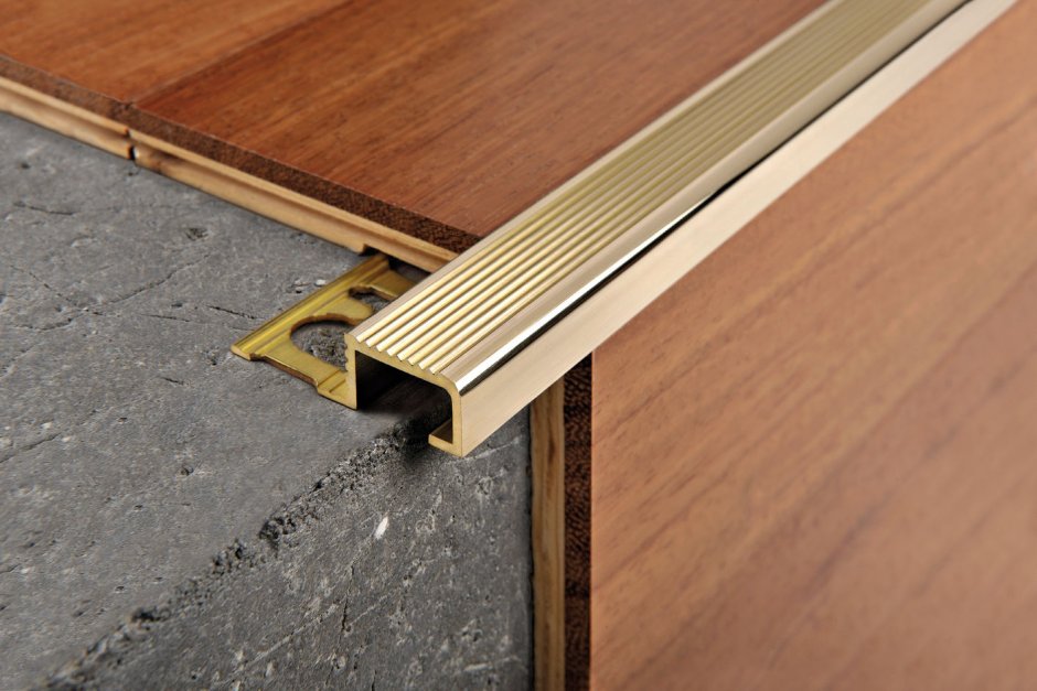 Трим угол белый 9мм*2,5м внутр.