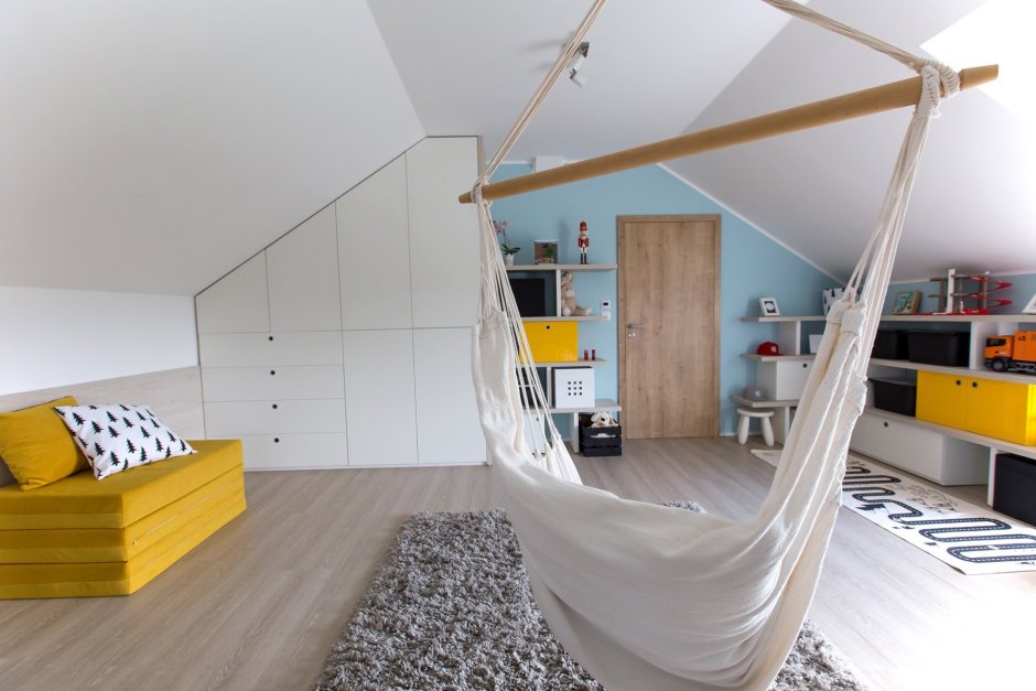 Комната на мансарде