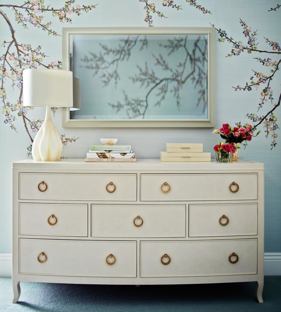 Красивые комоды с зеркалом