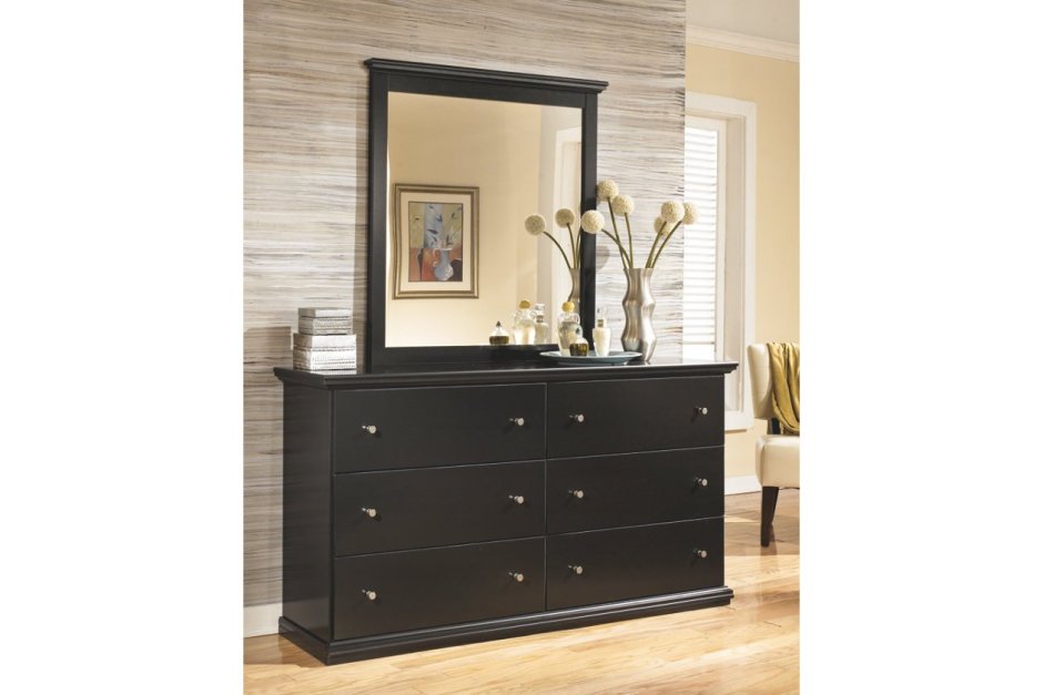 Комод с зеркалом в спальню